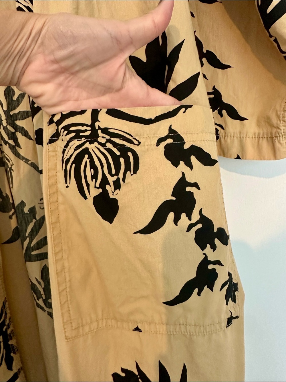 Four Seasons Resort Hualalai Hawaii Floral Kimono Robe Tan Black - Large - Picture 4 of 5